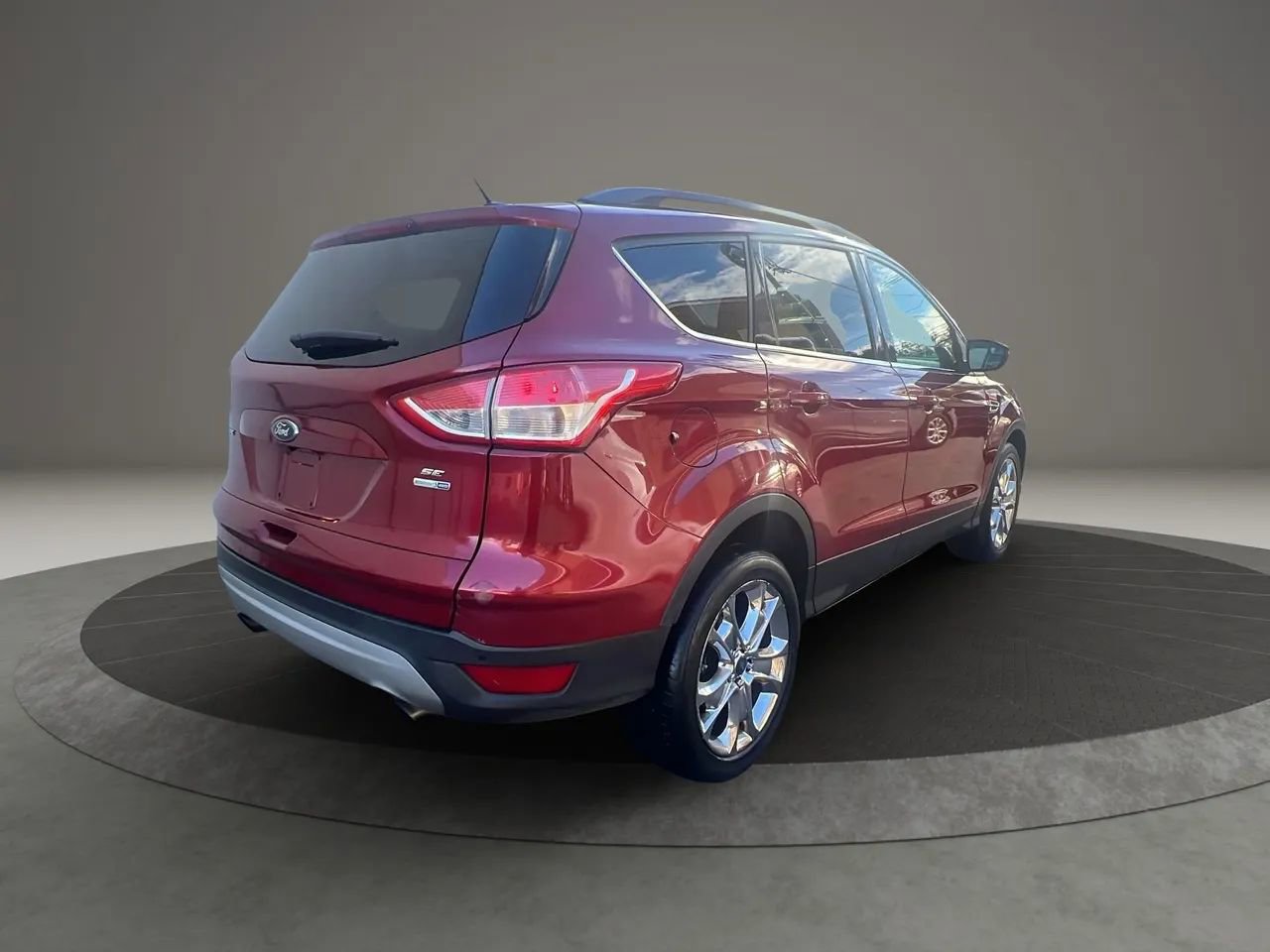 Used 2015 Ford Escape SE w/ Equipment Group 201A image 5