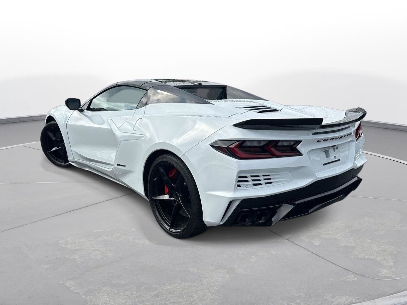Used 2025 Chevrolet Corvette E-Ray AWD/4WD image 8