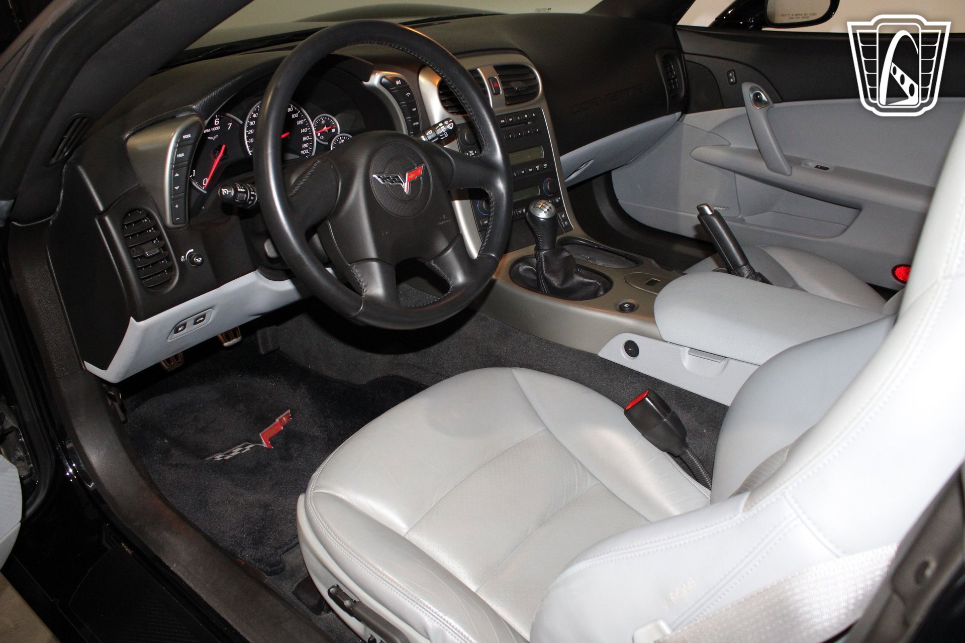 Used 2005 Chevrolet Corvette Coupe w/ Preferred Equipment Group RWD image 29