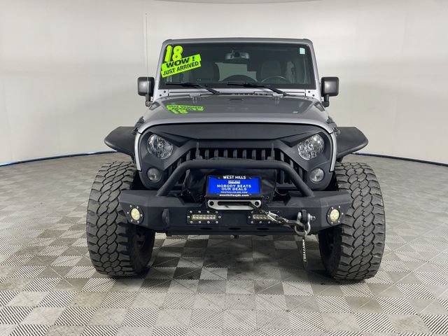 Used 2018 Jeep Wrangler Unlimited Sahara w/ Connectivity Group AWD/4WD image 27
