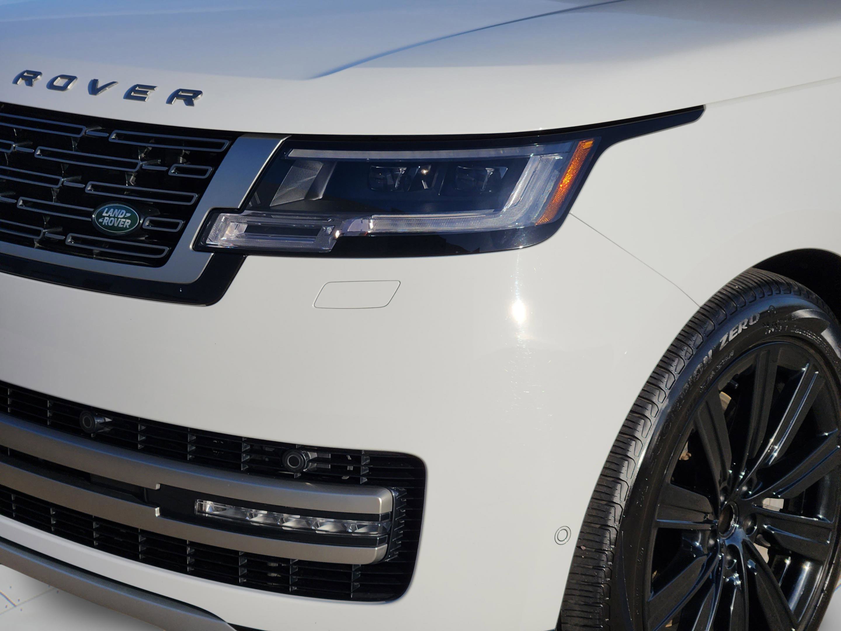 Certified 2023 Land Rover Range Rover Long Wheelbase SE image 9