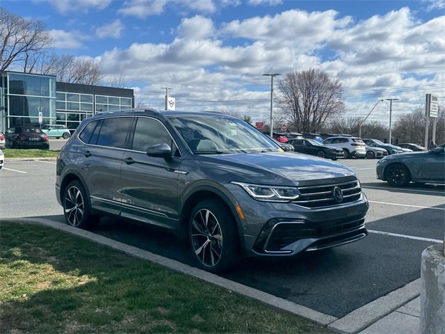 Used 2024 Volkswagen Tiguan SEL R-Line image 7