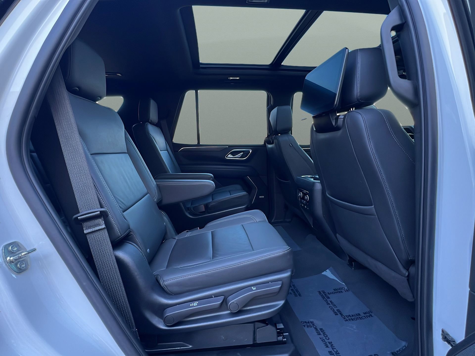 Used 2023 Chevrolet Tahoe Z71 w/ Luxury Package image 31