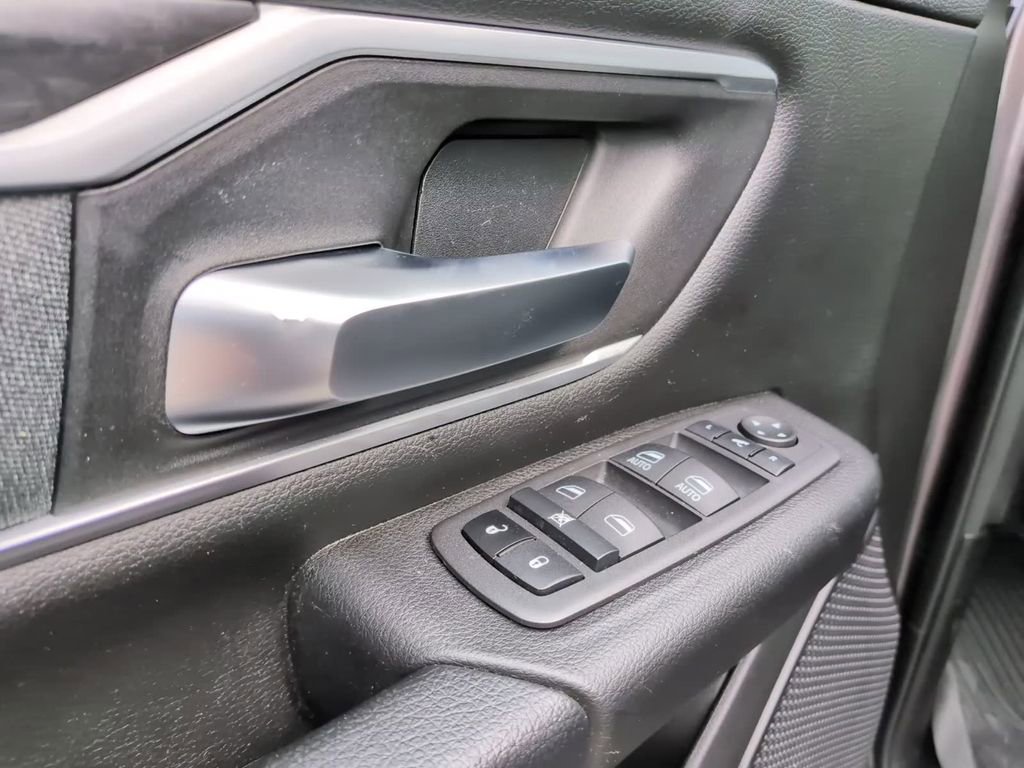 Certified 2022 RAM 1500 Big Horn AWD/4WD image 17