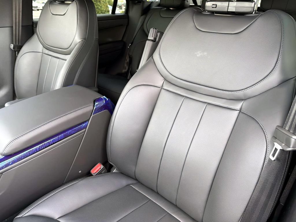 New 2026 Land Rover Range Rover Sport SE AWD/4WD image 18