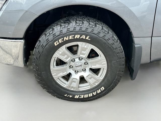 Used 2017 Nissan Titan SV image 34