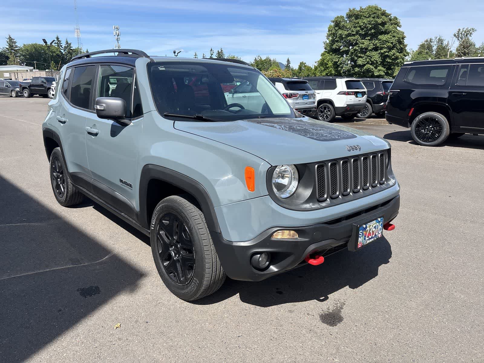 Used 2017 Jeep Renegade Trailhawk AWD/4WD image 6