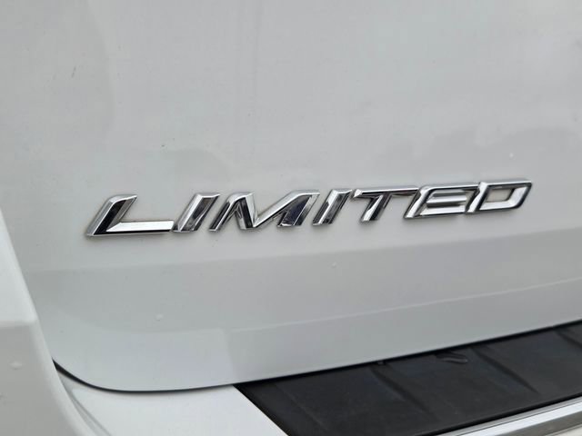 Used 2024 Ford Explorer Limited image 11