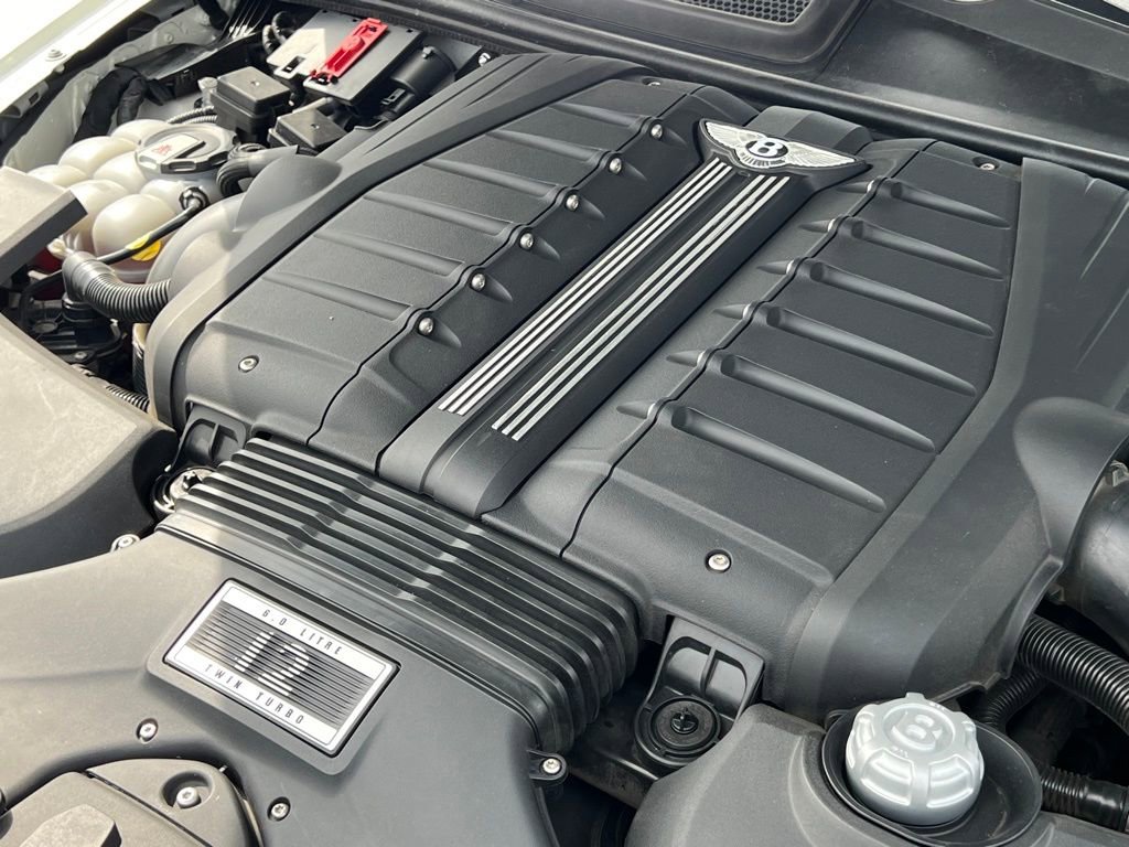 Used 2017 Bentley Bentayga image 37