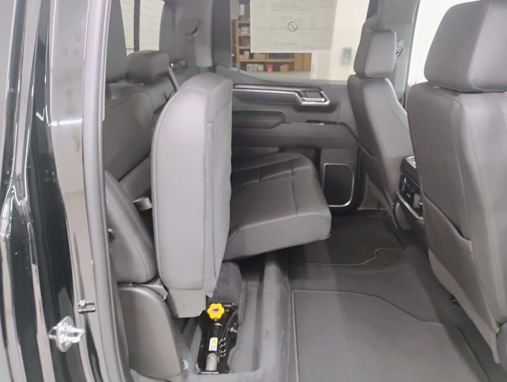New 2026 GMC Sierra 1500 SLT w/ SLT Convenience Package image 11