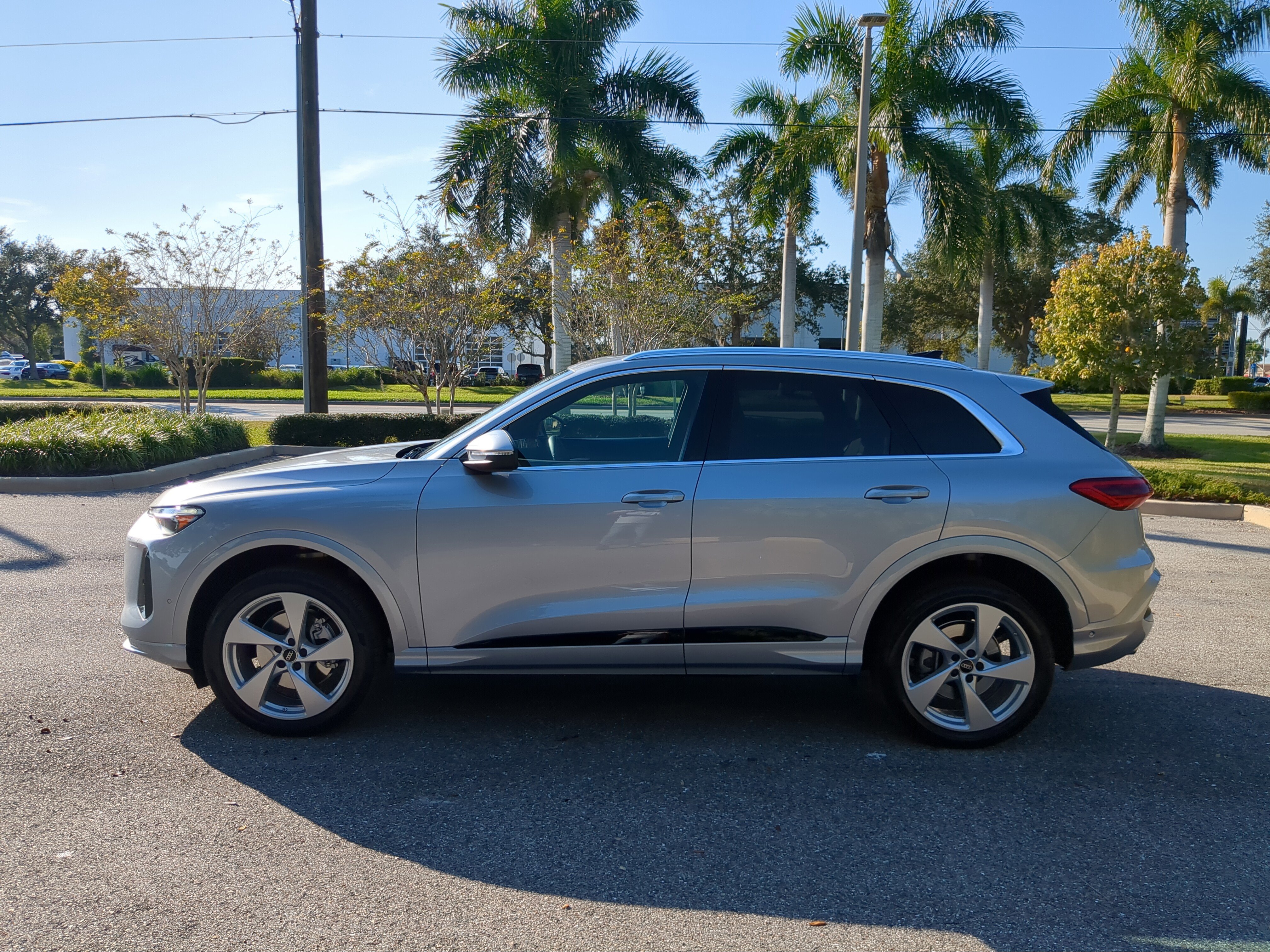 Certified 2025 Audi Q5 Premium Plus w/ Premium Plus image 7