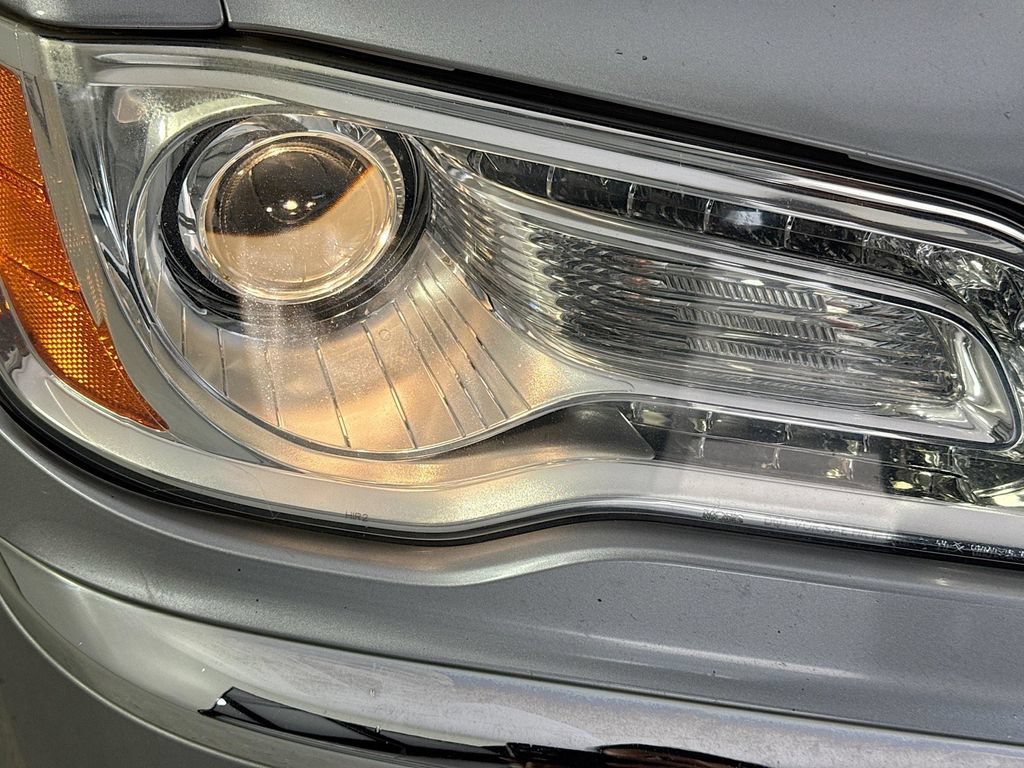 Used 2014 Chrysler 300 RWD image 34