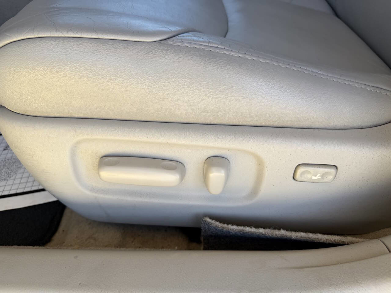 Used 2011 Toyota Avalon Limited FWD image 22