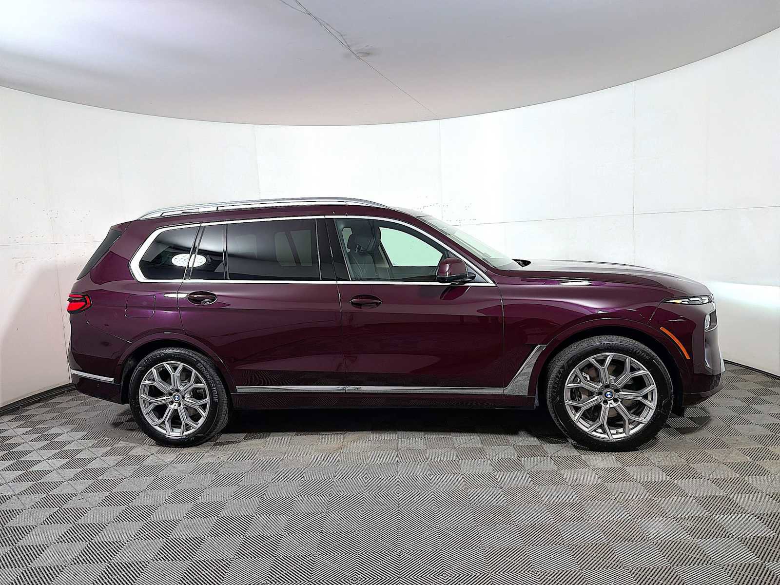 Certified 2024 BMW X7 xDrive40i w/ Premium Package image 7
