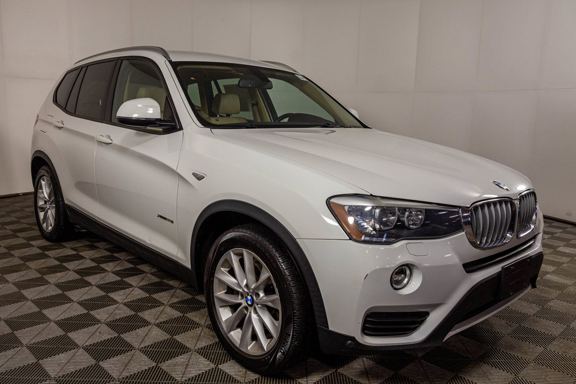 Used 2016 BMW X3 xDrive28i image 11