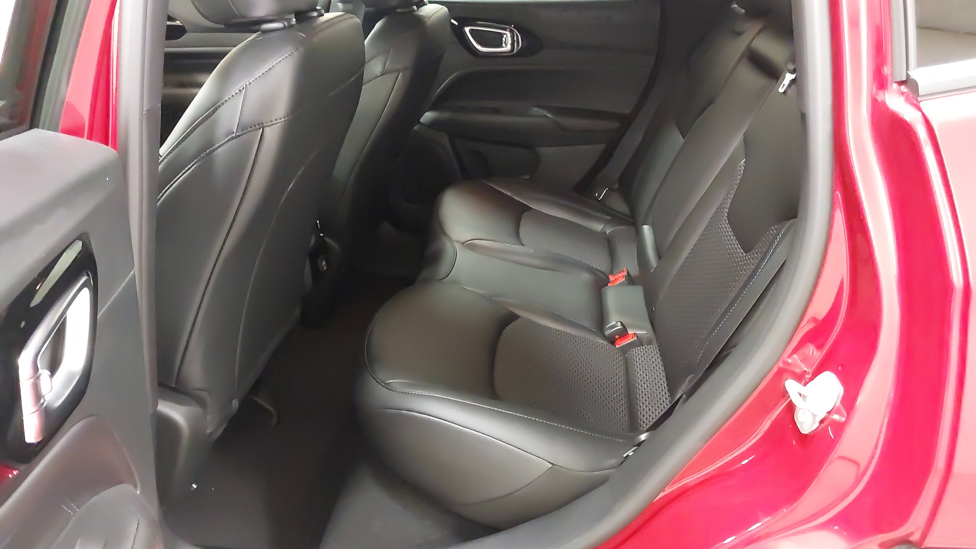 New 2026 Jeep Compass Latitude image 37