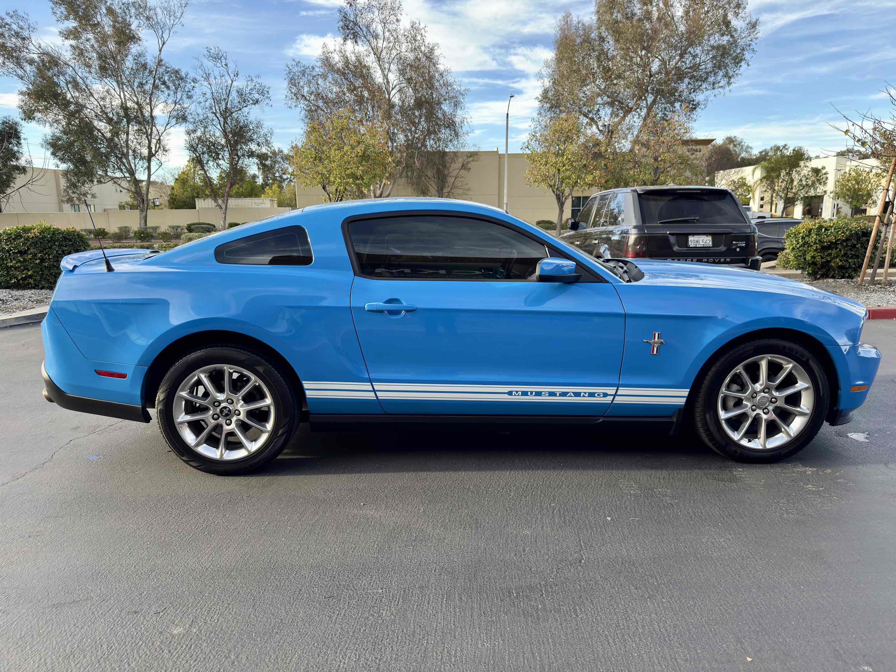 Used 2010 Ford Mustang Premium image 9