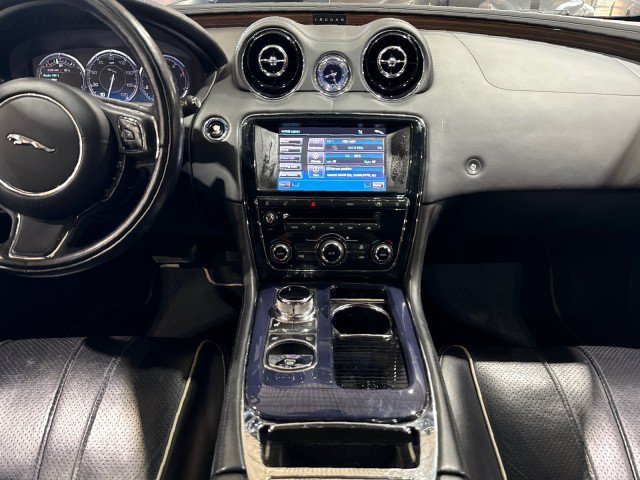 Used 2011 Jaguar XJ RWD image 15