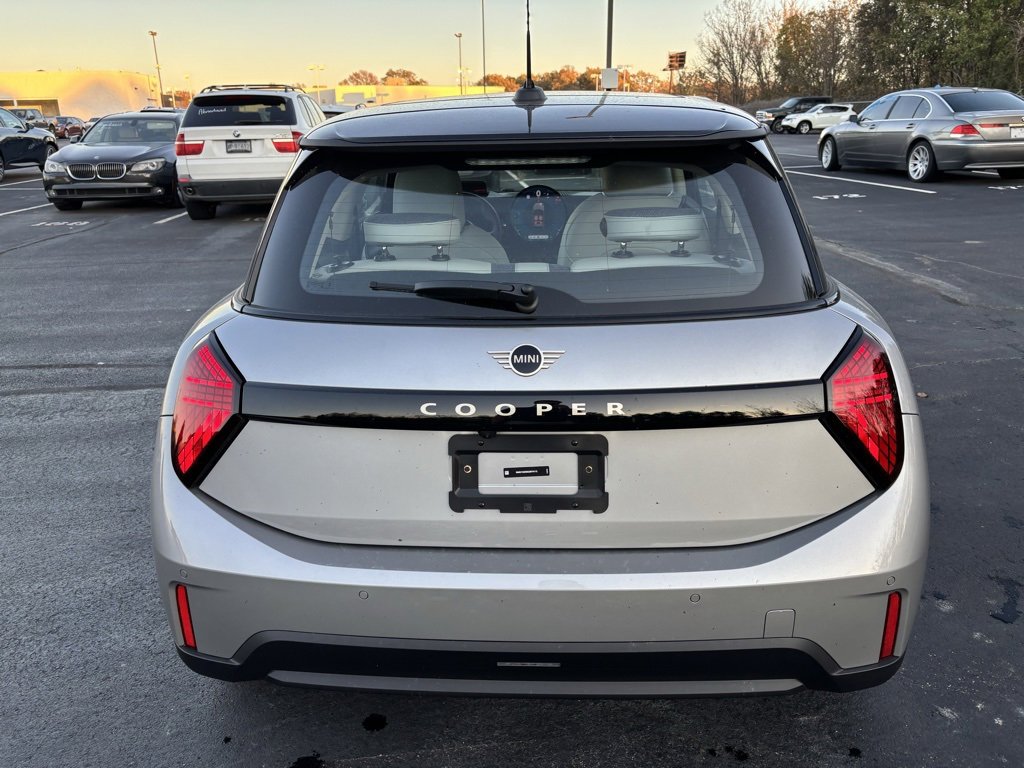 New 2025 MINI Cooper 2-Door Hardtop image 5