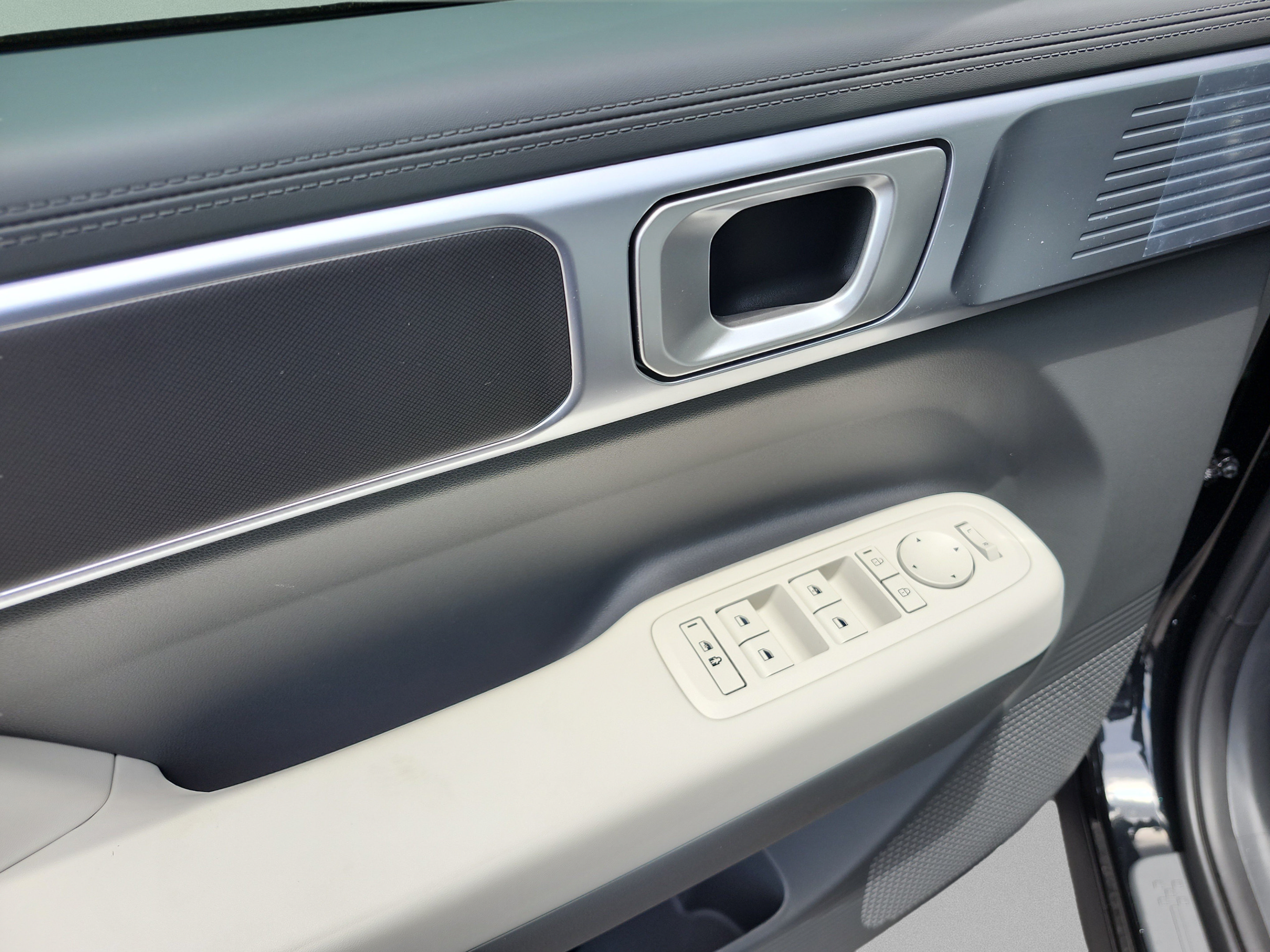 New 2026 Hyundai Santa Fe SE FWD image 15