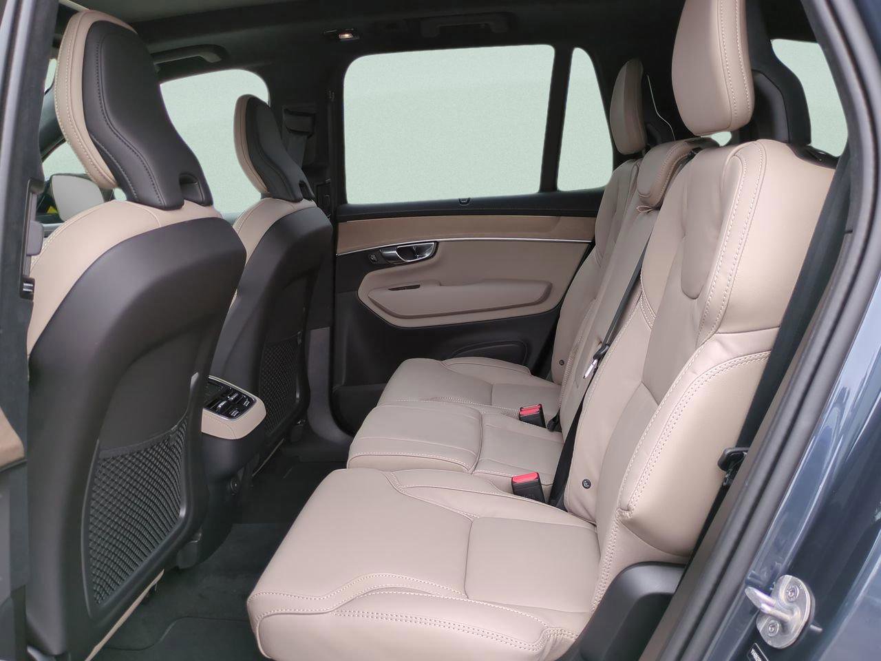 New 2026 Volvo XC90 B6 Ultra w/ Lounge Package image 12