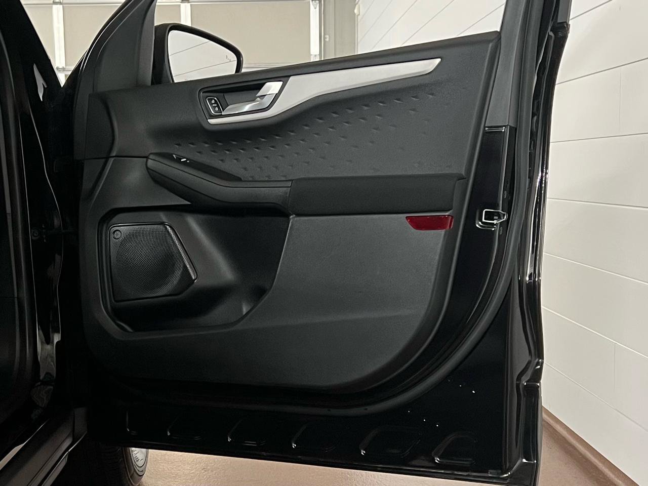 Used 2020 Ford Escape SE image 36