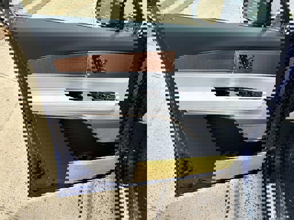 New 2026 Cadillac Vistiq Sport image 13