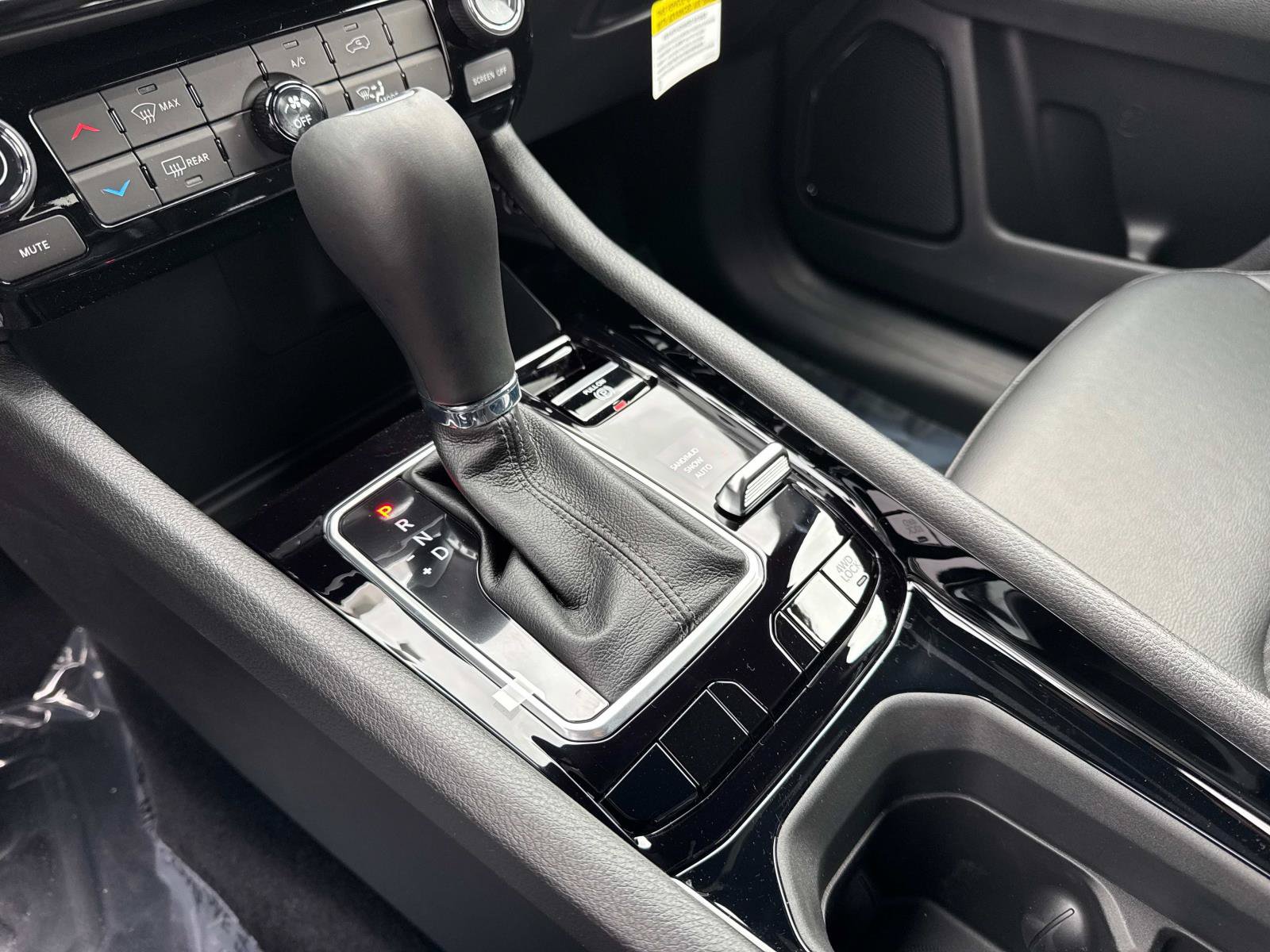 New 2026 Jeep Compass Latitude AWD/4WD image 25