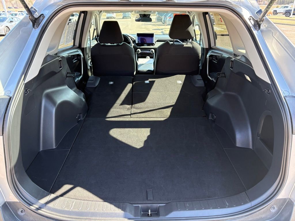 Certified 2025 Toyota RAV4 LE AWD/4WD image 7