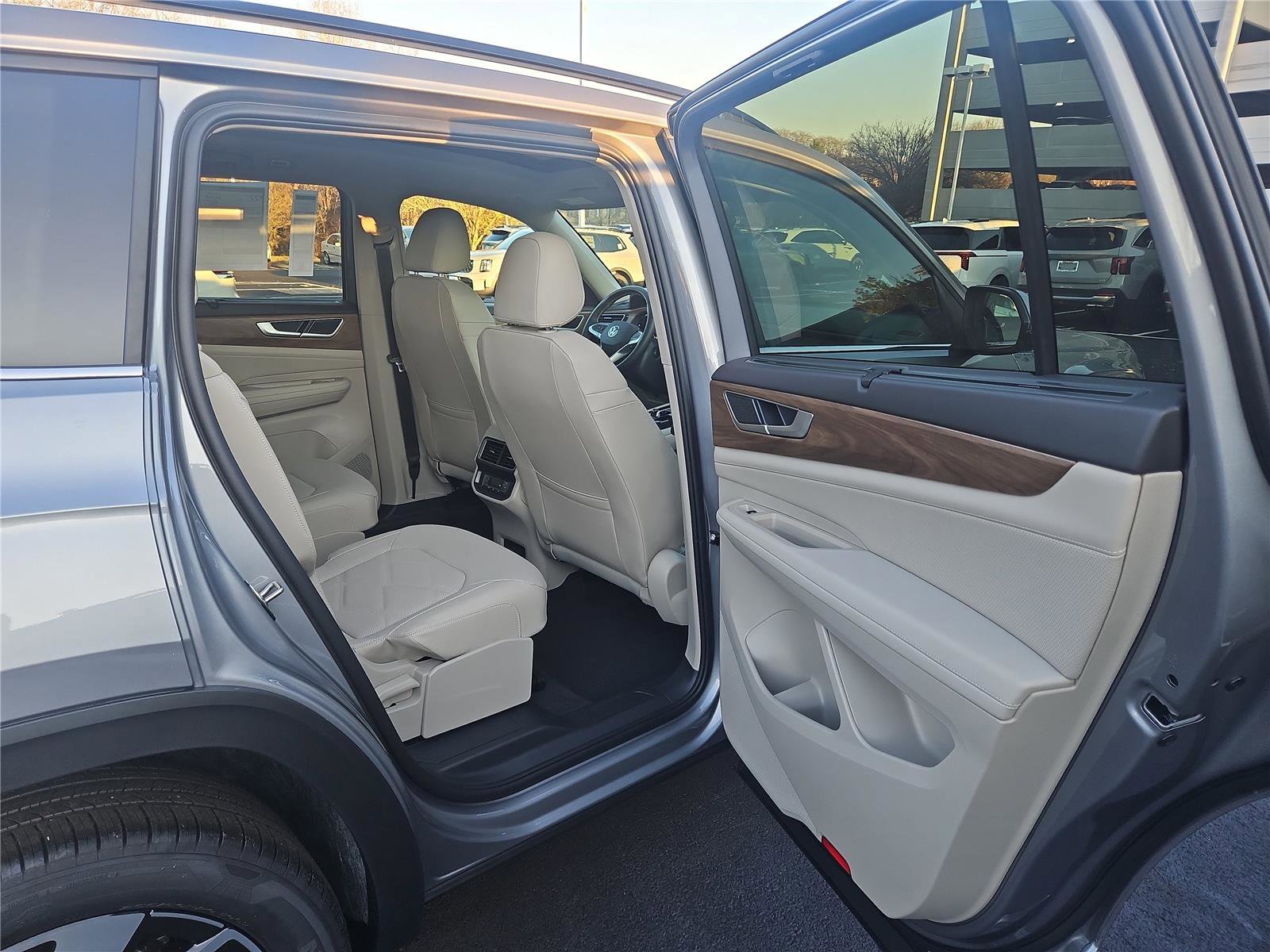 New 2026 Volkswagen Atlas SE image 30