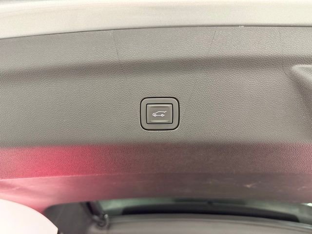 Used 2024 Cadillac Escalade Sport w/ LPO, ONYX Package image 8