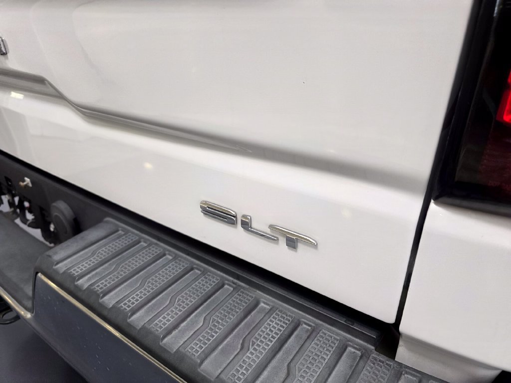 Used 2020 GMC Sierra 1500 SLT w/ SLT Premium Package RWD image 16
