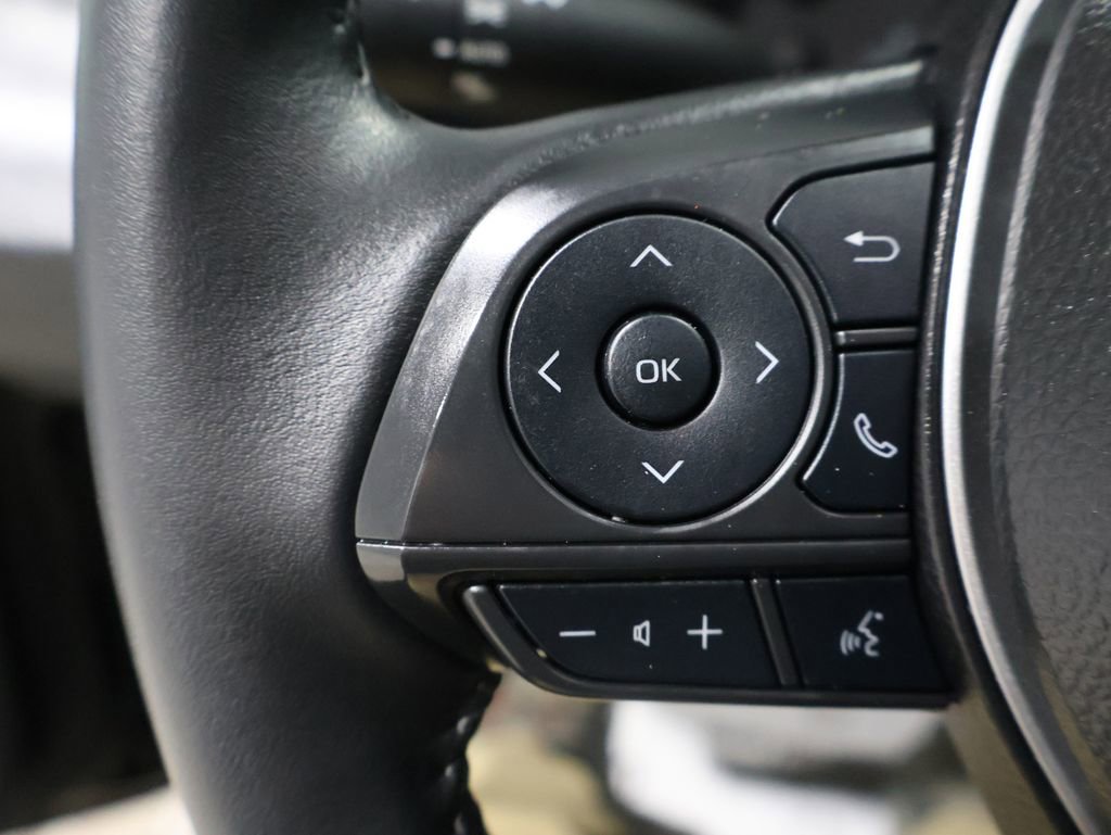 Used 2025 Toyota Corolla SE image 33