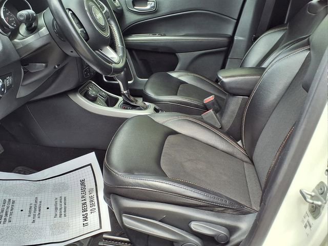 Used 2020 Jeep Compass Latitude w/ Cold Weather Group AWD/4WD image 14