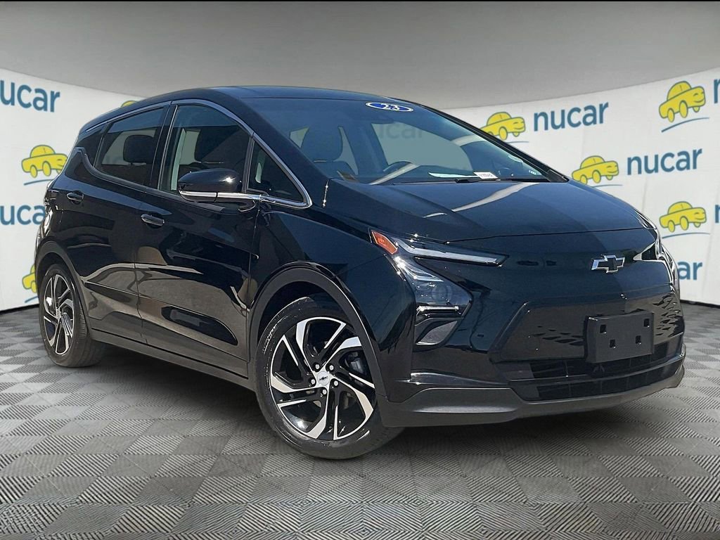 Used 2023 Chevrolet Bolt LT FWD image 1