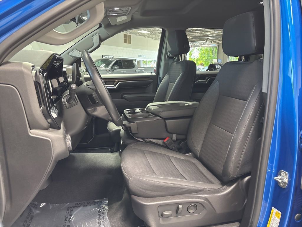 Used 2024 Chevrolet Silverado 1500 RST w/ Protection Package AWD/4WD image 9