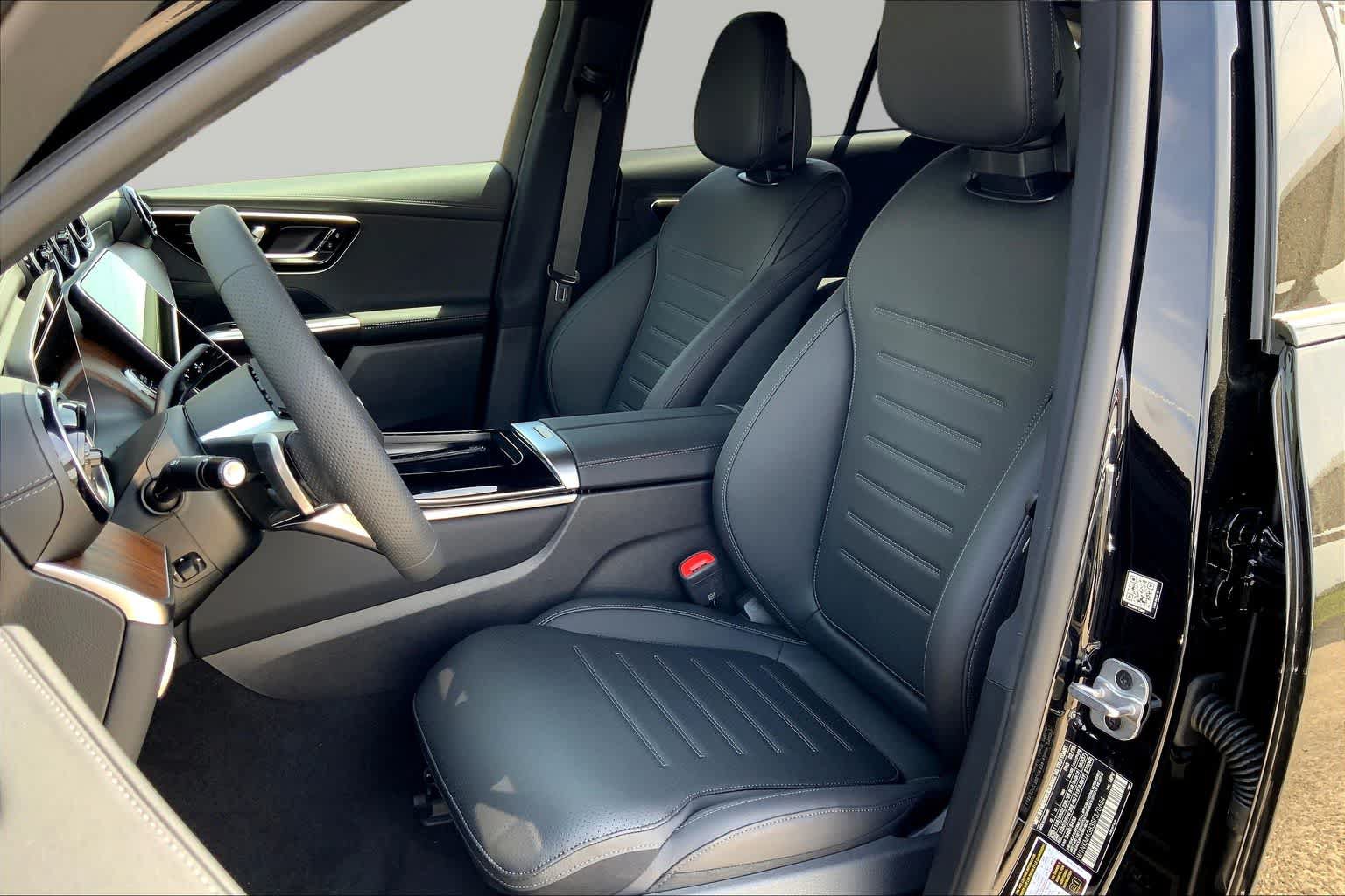 New 2025 Mercedes-Benz GLC 300 image 16