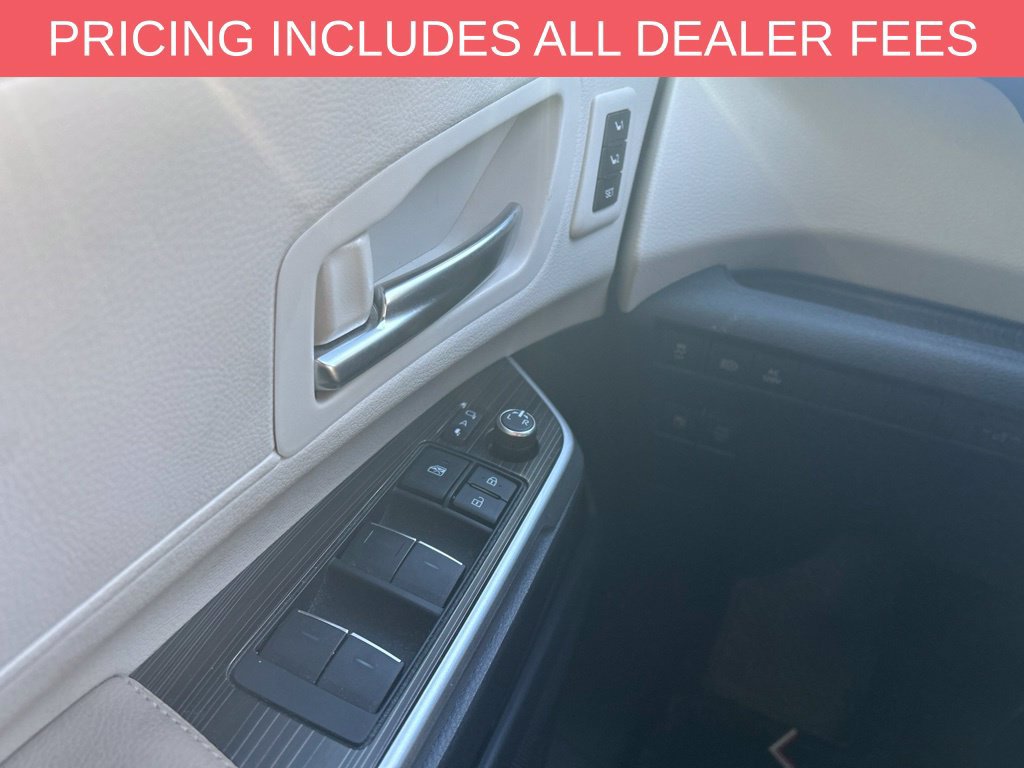 Used 2021 Toyota Sienna Limited FWD image 13
