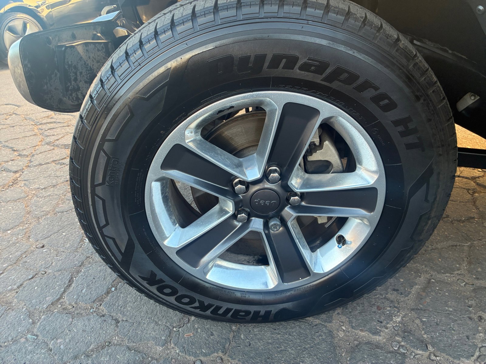 Used 2021 Jeep Wrangler Unlimited Sahara w/ Safety Group image 11