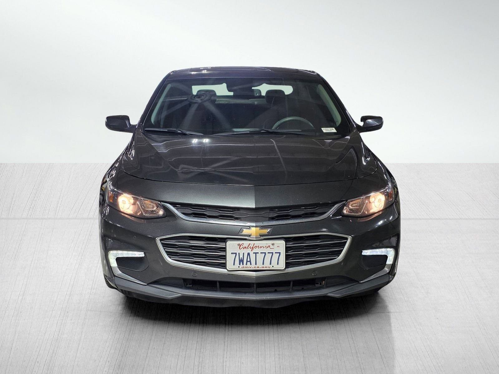 Used 2017 Chevrolet Malibu Premier w/ Premier Sun and Wheel Package FWD image 2