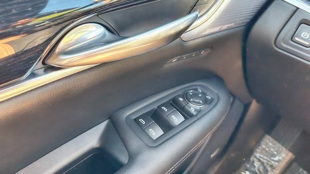Used 2024 Cadillac XT5 Premium Luxury image 10