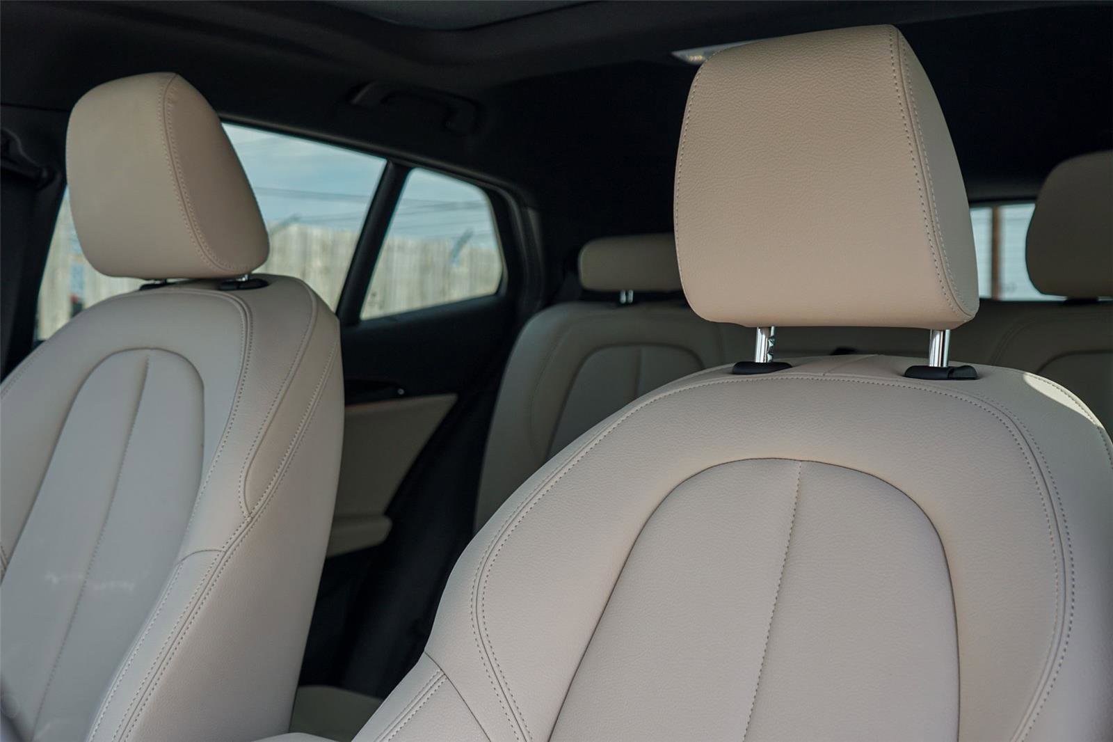 Used 2023 BMW X2 sDrive28i w/ M Sport Package FWD image 11