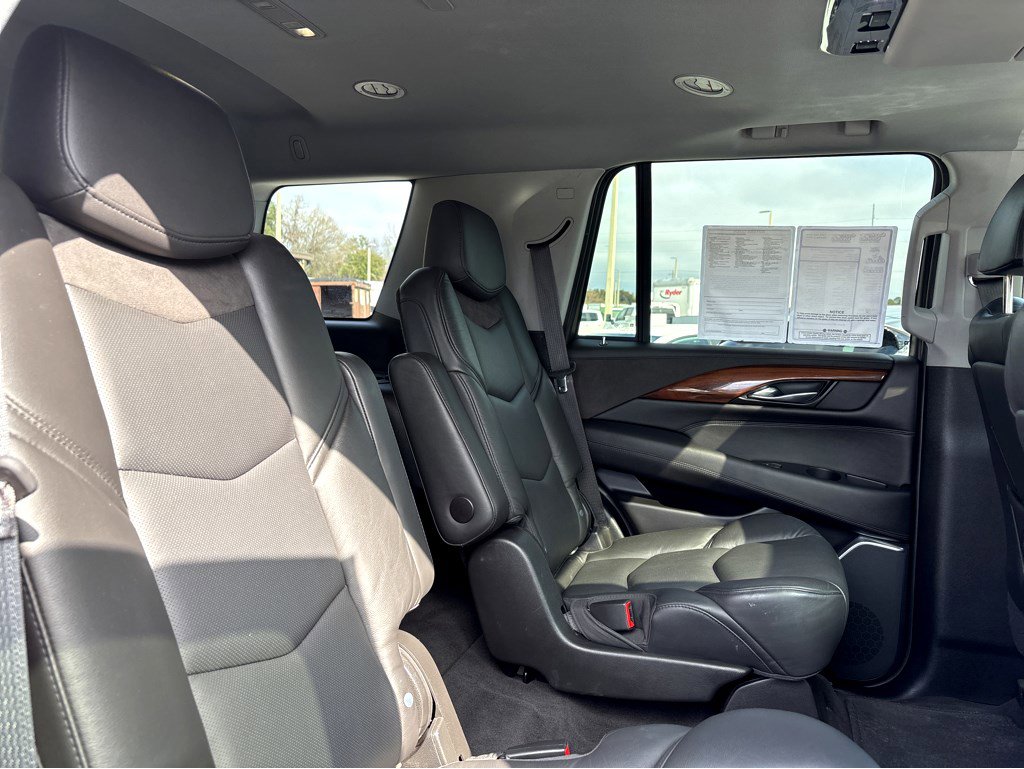 Used 2020 Cadillac Escalade Luxury image 15