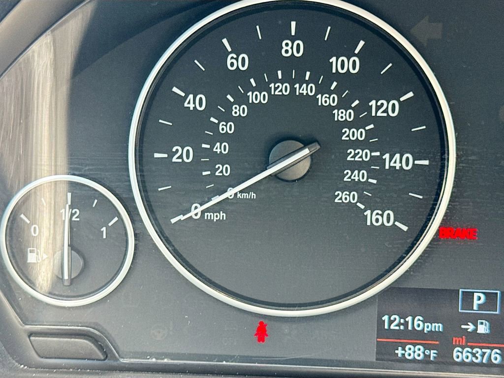 Used 2018 BMW 320i Sedan RWD image 16