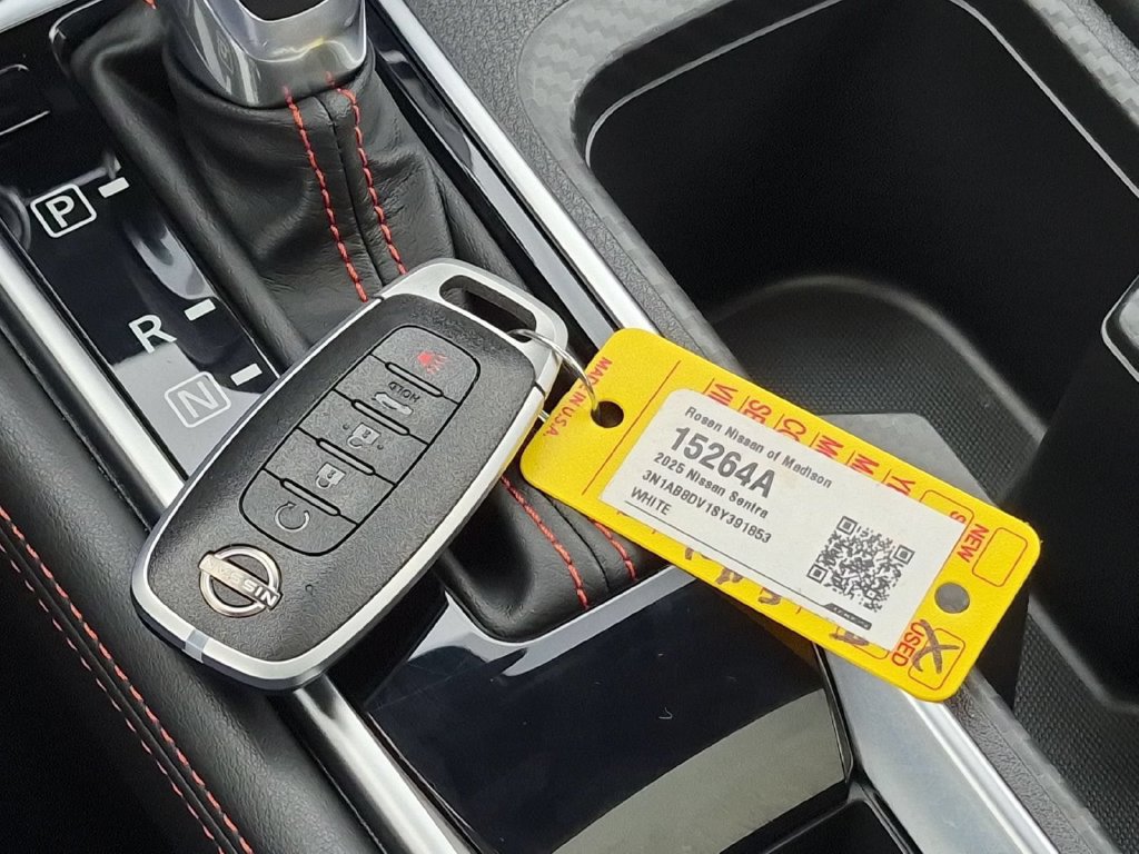 Used 2025 Nissan Sentra SR w/ SR Premium Package FWD image 32