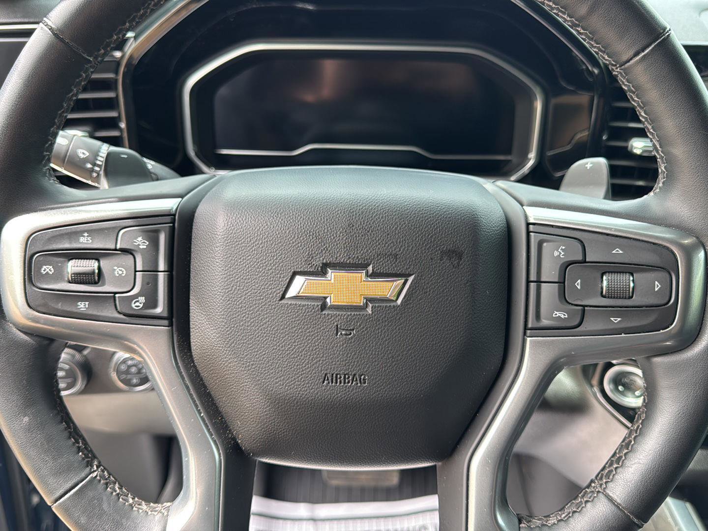 Used 2024 Chevrolet Silverado 1500 LTZ AWD/4WD image 11