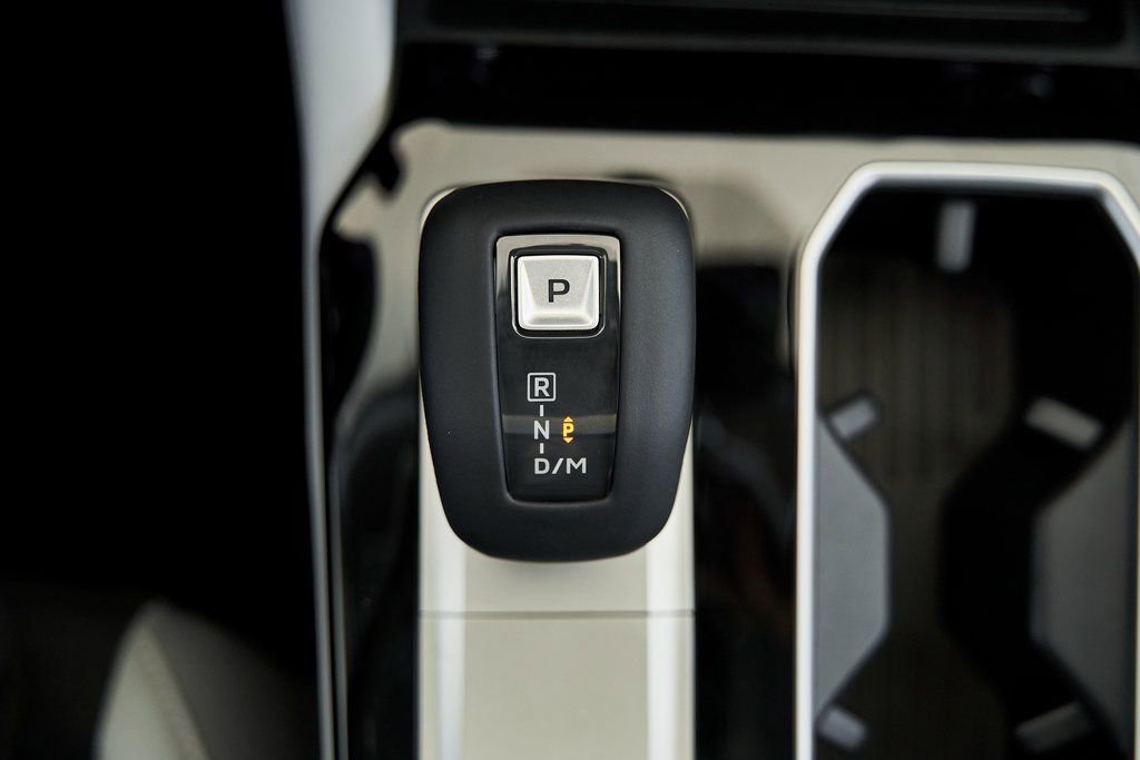 Used 2025 Mitsubishi Outlander SE FWD image 46