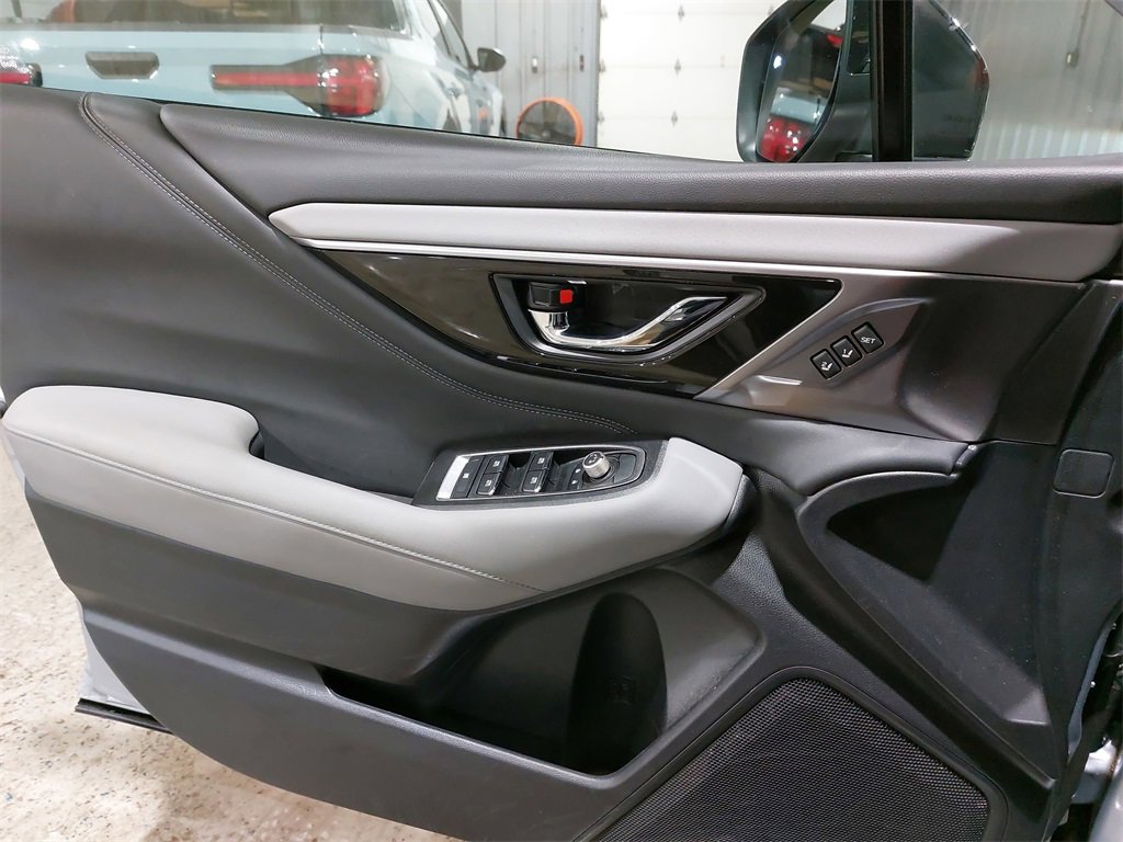 Used 2023 Subaru Outback Limited image 27
