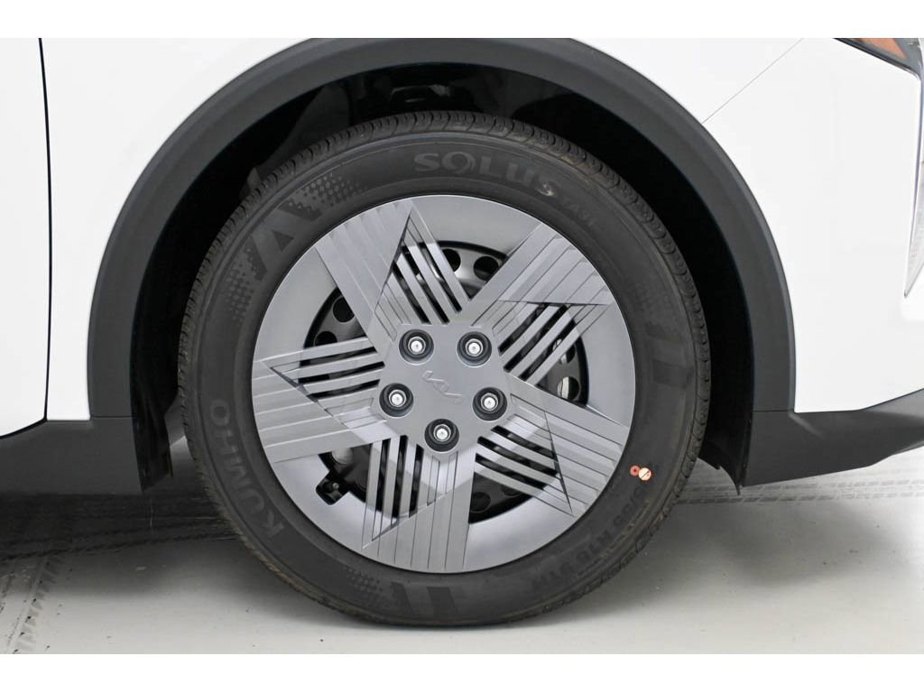 New 2025 Kia K4 image 8