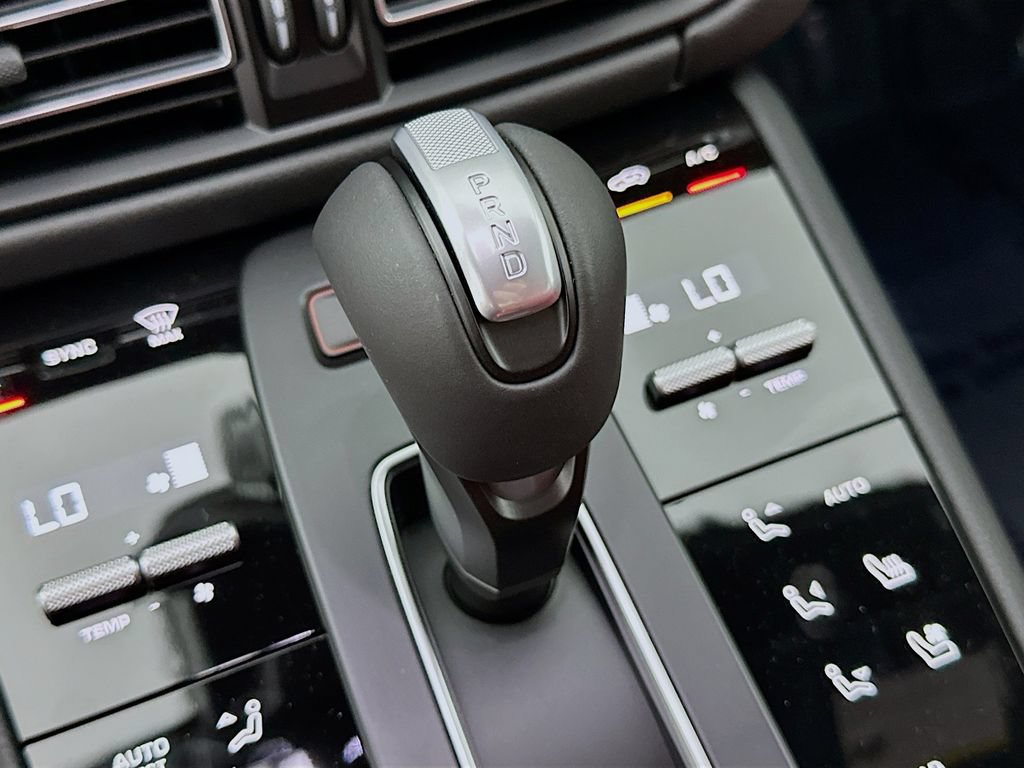 New 2026 Porsche Macan Turbo AWD/4WD image 19